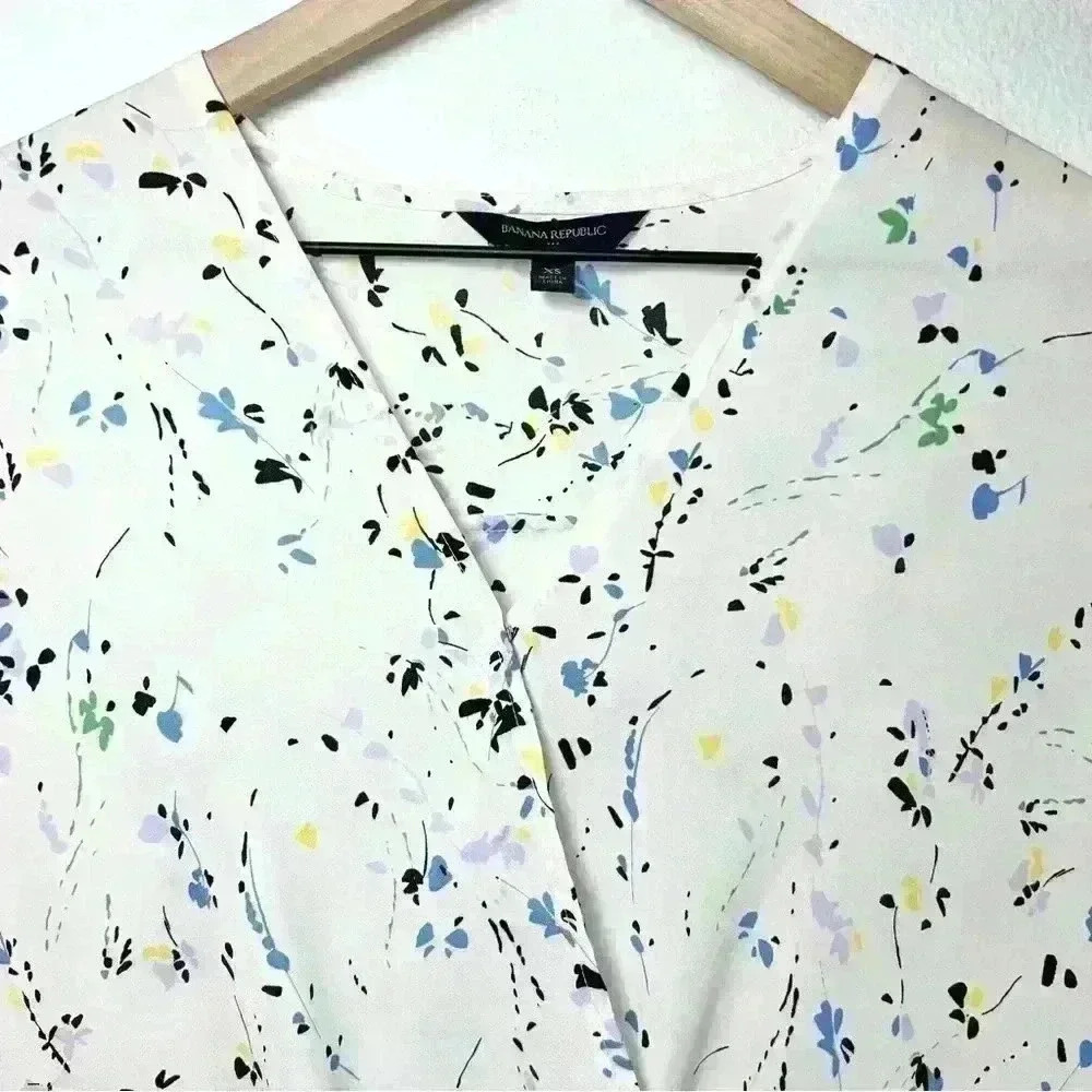 Banana Republic Women’s Wrap-Front White Floral Top Size XS - Picture 7 of 14